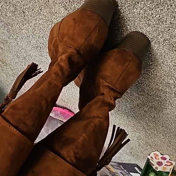 Brown Boots #A8 - Picture 4 of 5